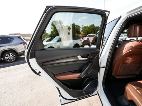 Used 2024 Audi Q5 2.0T Premium AWD/4WD image 12