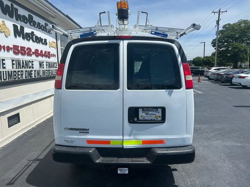 Used 2016 Chevrolet Express 2500 RWD image 6