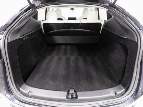Used 2024 Tesla Model Y Long Range image 23