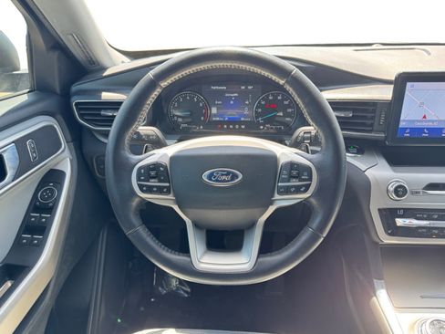 Used 2021 Ford Explorer XLT w/ Equipment Group 202A RWD image 13