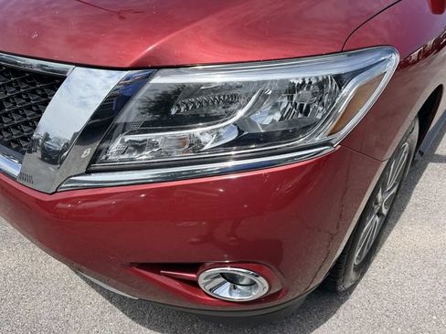 Used 2015 Nissan Pathfinder SV FWD image 9