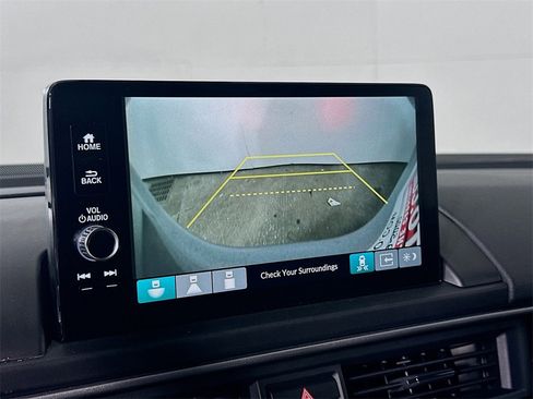 Used 2025 Honda Pilot Touring image 10