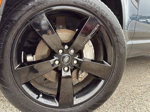 Used 2020 Land Rover Defender 110 SE image 9