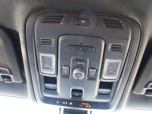 Certified 2021 GMC Yukon Denali w/ Denali Premium Package image 38