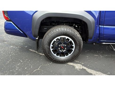 Used 2024 Toyota Tacoma TRD Off-Road w/ TRD Off Road Upgrade Package AWD/4WD image 12