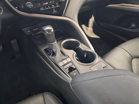 Used 2022 Toyota Camry XSE AWD/4WD image 16
