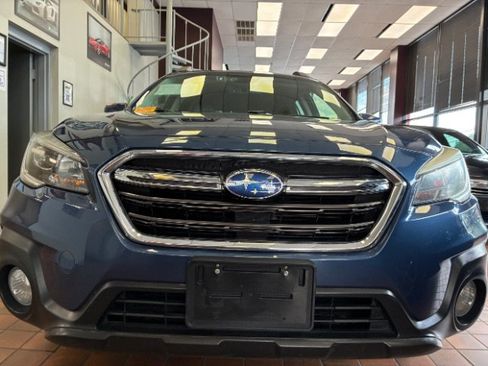 Used 2019 Subaru Outback 2.5i Limited AWD/4WD image 4