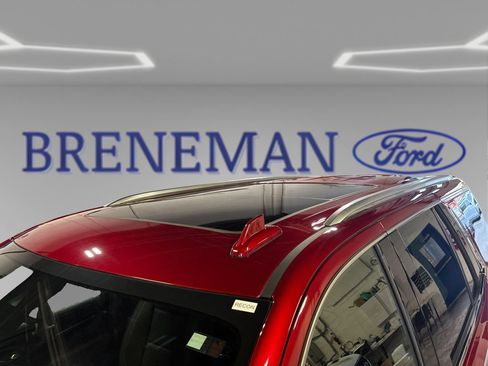Used 2022 GMC Yukon Denali w/ Denali Premium Package AWD/4WD image 13