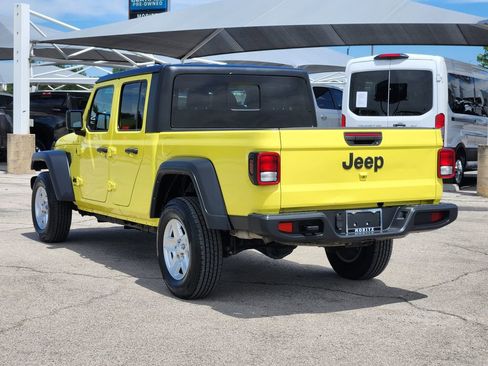 Used 2023 Jeep Gladiator Sport AWD/4WD image 7
