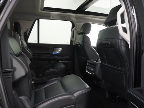 Used 2025 Ford Expedition Max Platinum AWD/4WD image 12