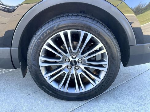 Used 2016 Lincoln MKX Reserve w/ Technology Package AWD/4WD image 22