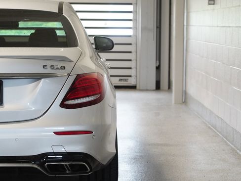Used 2019 Mercedes-Benz E 63 AMG S image 10