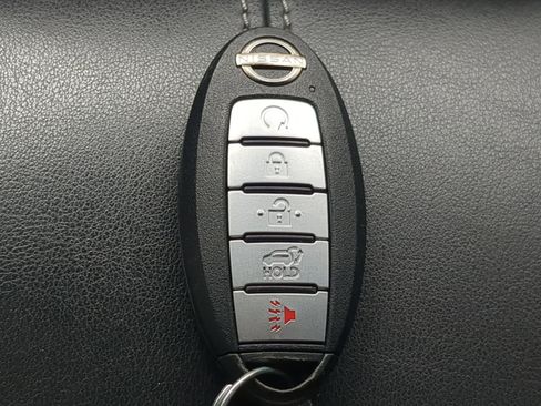 Used 2022 Nissan Pathfinder SL FWD image 27