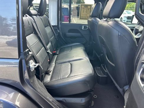 Used 2022 Jeep Wrangler Unlimited Sahara w/ Safety Group AWD/4WD image 31