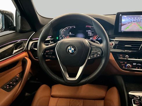 Used 2023 BMW 530i w/ Premium Package RWD image 15