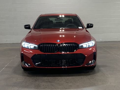 Used 2025 BMW 330i Sedan w/ M Sport Package image 2