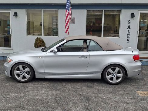 Used 2008 BMW 135i Convertible image 7