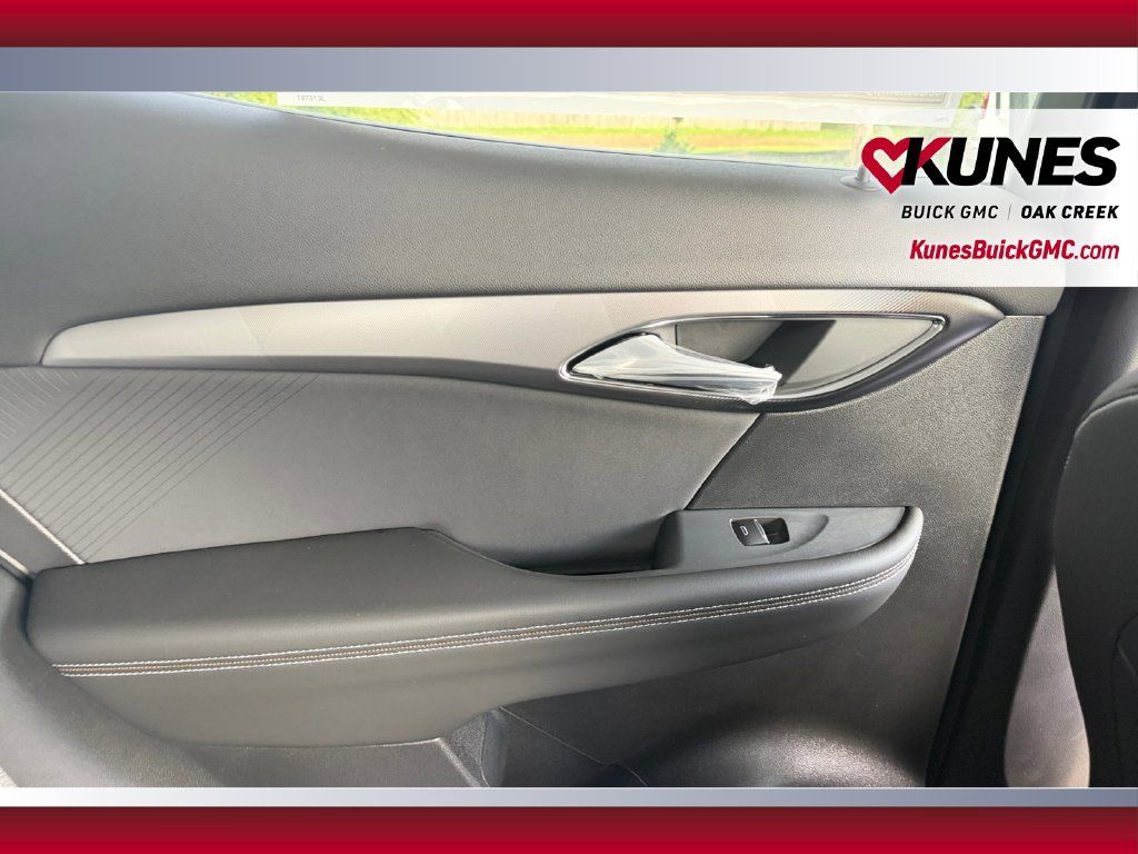 Used 2024 Buick Envision Preferred AWD/4WD image 33