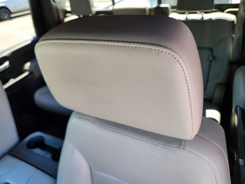 Used 2020 GMC Sierra 3500 SLT w/ Technology Package AWD/4WD image 17
