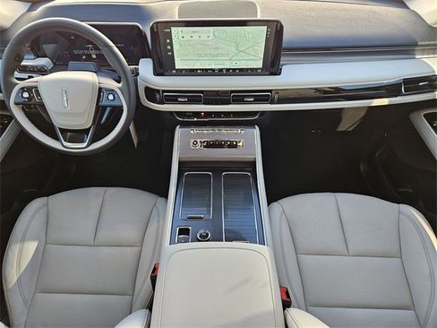 New 2026 Lincoln Aviator 2WD image 24