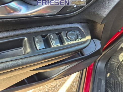 Used 2021 GMC Terrain SLE w/ Driver Convenience Package image 10