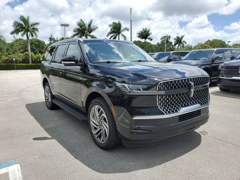 New 2026 Lincoln Navigator Premiere AWD/4WD image 30