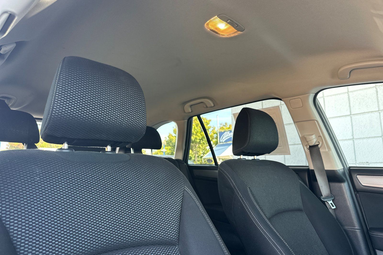 Used 2019 Subaru Outback 2.5i Premium AWD/4WD image 21