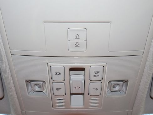 Used 2024 Volkswagen Tiguan Wolfsburg Edition image 27