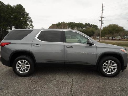 Used 2019 Chevrolet Traverse LS image 2