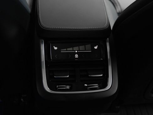 Used 2024 Volvo XC90 B6 Ultimate w/ Protection Package Premier AWD/4WD image 26