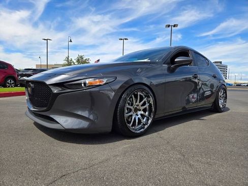 Used 2022 MAZDA MAZDA3 s FWD image 2