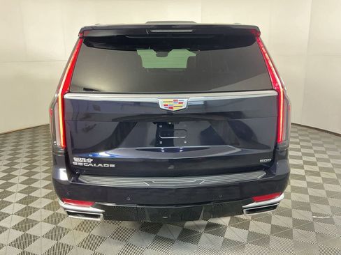 Used 2022 Cadillac Escalade Premium Luxury image 19