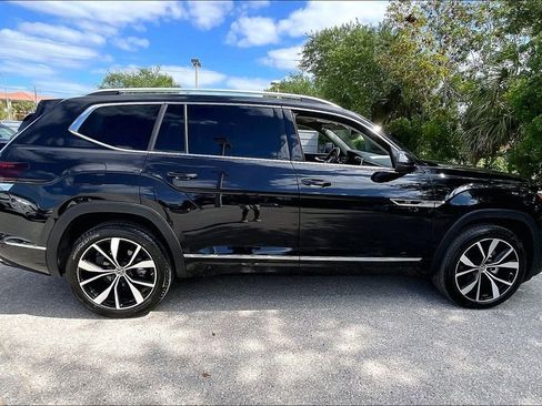 Certified 2024 Volkswagen Atlas SEL Premium R-Line image 4