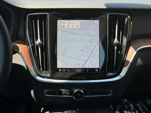 Certified 2025 Volvo V60 B5 Cross Country Plus AWD/4WD image 15