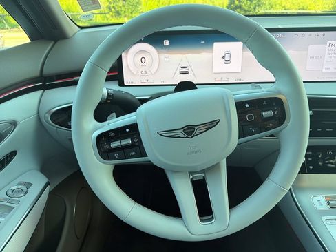 Certified 2026 Genesis GV70 2.5T Advanced AWD/4WD image 14