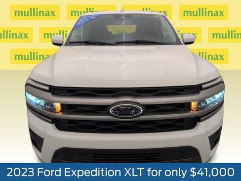 Certified 2023 Ford Expedition XLT image 13