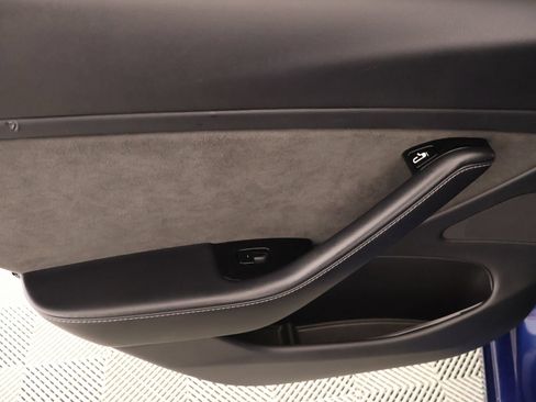 Used 2019 Tesla Model 3 Standard Range RWD image 15