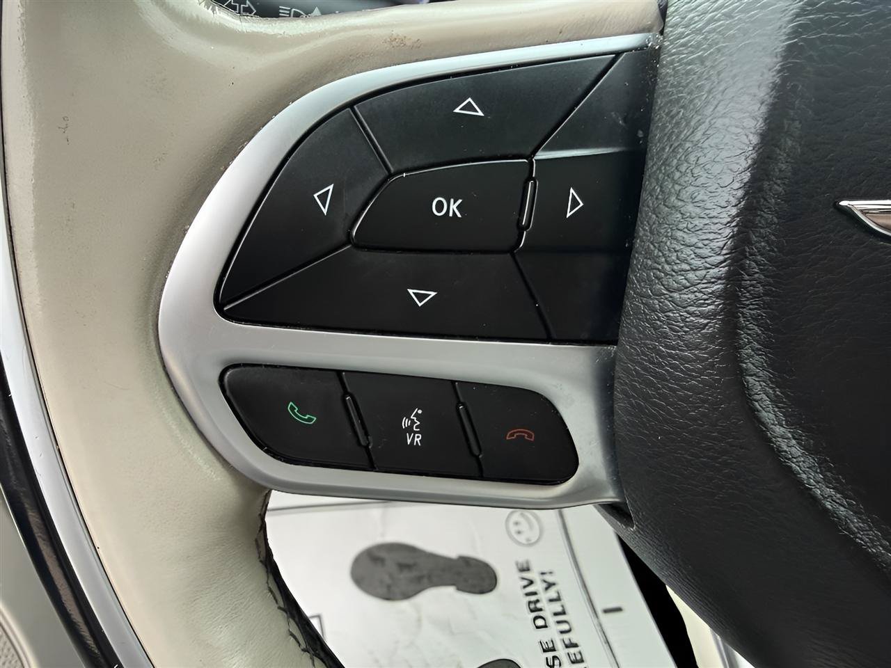 Used 2018 Chrysler Pacifica Limited FWD image 24