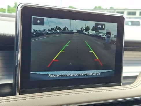 Used 2022 Lincoln Corsair AWD w/ Premium Package image 18