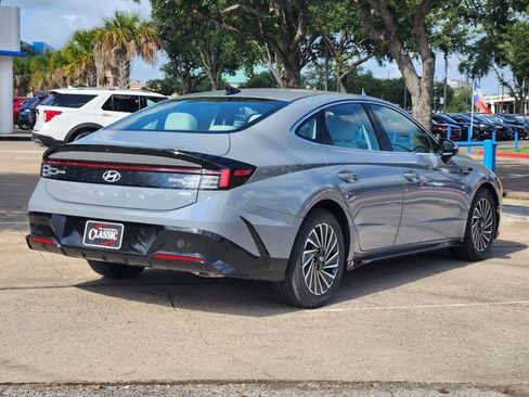 Used 2025 Hyundai Sonata SEL FWD image 7