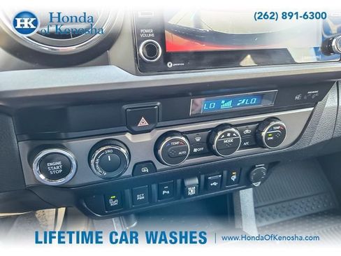 Used 2022 Toyota Tacoma TRD Off-Road w/ Technology Package image 17
