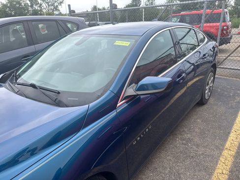 Used 2019 Chevrolet Malibu LT w/ Leather Package FWD image 18