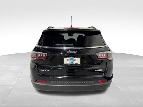Used 2025 Jeep Compass Latitude w/ Sun & Sound Group AWD/4WD image 25