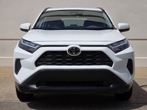 Used 2022 Toyota RAV4 XLE w/ Convenience Package image 7