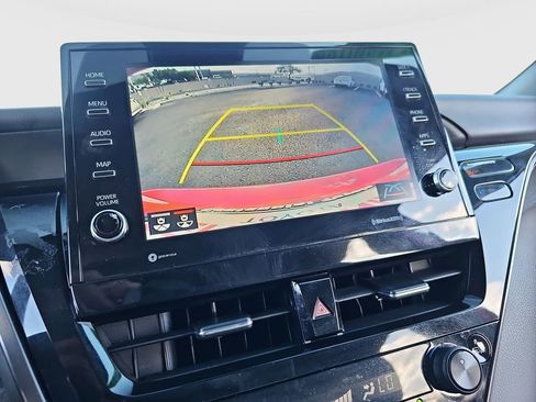 Used 2023 Toyota Camry XLE FWD image 13