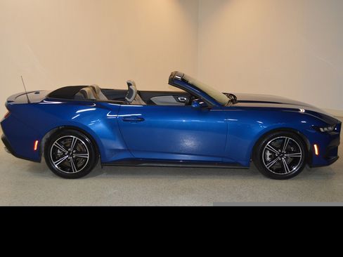 Used 2024 Ford Mustang Premium image 2