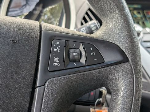 Used 2017 Chevrolet Equinox LS FWD image 18