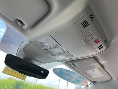 Certified 2023 Volkswagen Taos SE FWD image 24
