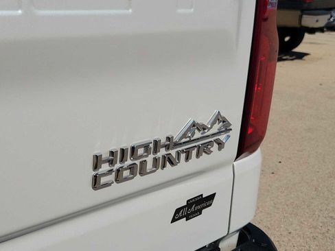 Used 2023 Chevrolet Silverado 1500 High Country w/ Technology Package AWD/4WD image 11