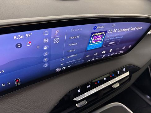 Used 2025 Buick Enclave Preferred image 29